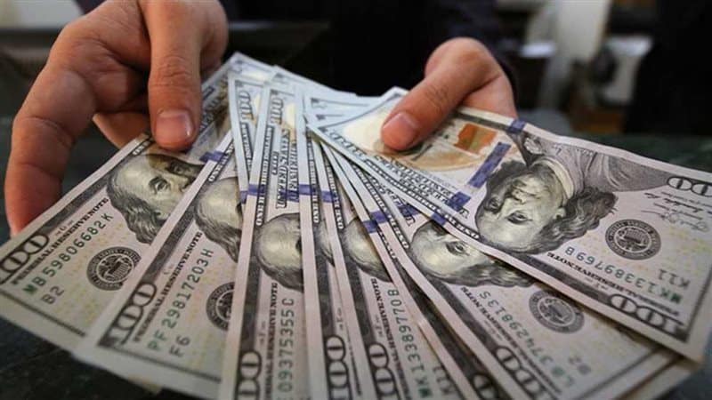 سعر الدولار أمام الجنيه في تعاملات اليوم الأربعاء.. بكام؟